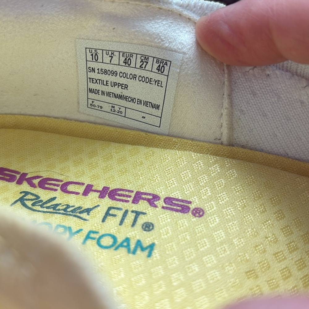 Skechers Reggae Fest Colorflage slip on size 10.  Like new condition. - Picture 2 of 7